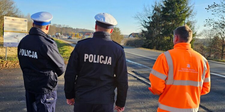 Dolnośląscy policjanci prowadzili akcję „Prędkość” na drogach krajowych