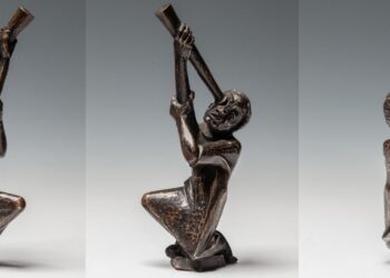 Rzeźba „Klęcząca postać z lunetą” wróciła do Muzeum Narodowego we Wrocławiu