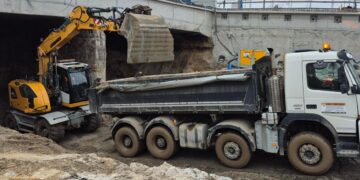 Zaczęto wybierać ziemię z wnętrza tunelu w Zabierzowie