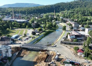 Ruszyły prace nad ustrojem nośnym nowego mostu w Głuchołazach