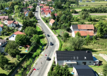 Przetarg na przebudowę drogi oraz odbudowę murów oporowych w Kamienicy