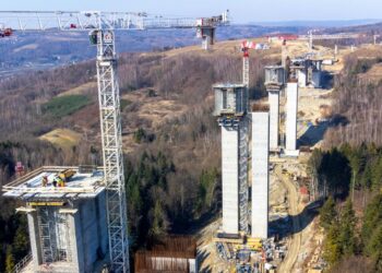 Zakończono budowę podpór najwyższej estakady w Polsce