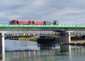 Egzamin obciążeniowy dla mostu na Narwi