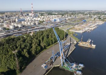 Finałowe prace przy budowie Morskiego Terminalu ORLEN w Gdańsku