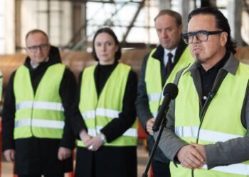 Minister Wojciech Balczun z wizytą w firmie Apator i w Grupie Przemysłowej Baltica
