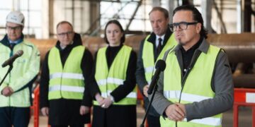 Minister Wojciech Balczun z wizytą w firmie Apator i w Grupie Przemysłowej Baltica