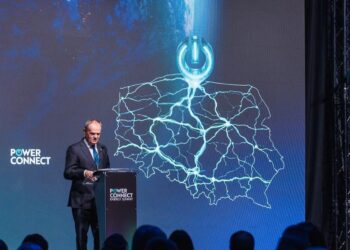 Premier: w ciągu dekady zainwestujemy 1 bilion złotych w energetykę
