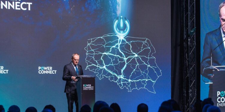Premier: w ciągu dekady zainwestujemy 1 bilion złotych w energetykę