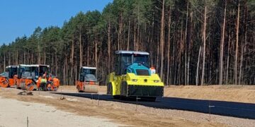 Osiągnięto półmetek prac na budowie S74 od Mniowa do Kielc